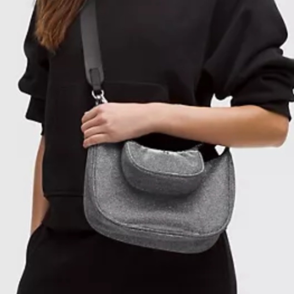 LULULEMON City Essential Nano Shoulder Bag. NWT. - Picture 3 of 7